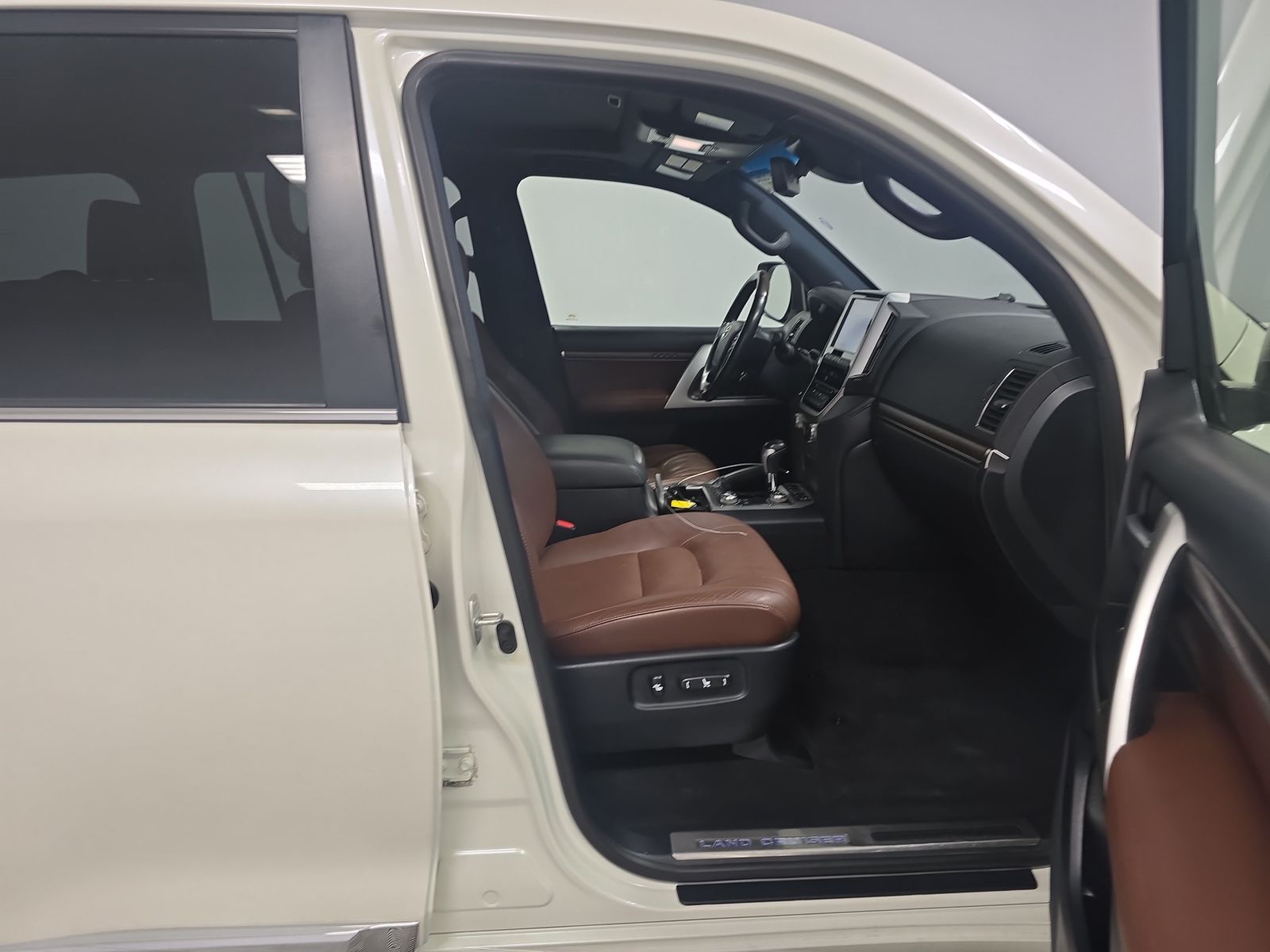 2020 Toyota Land Cruiser Base AWD