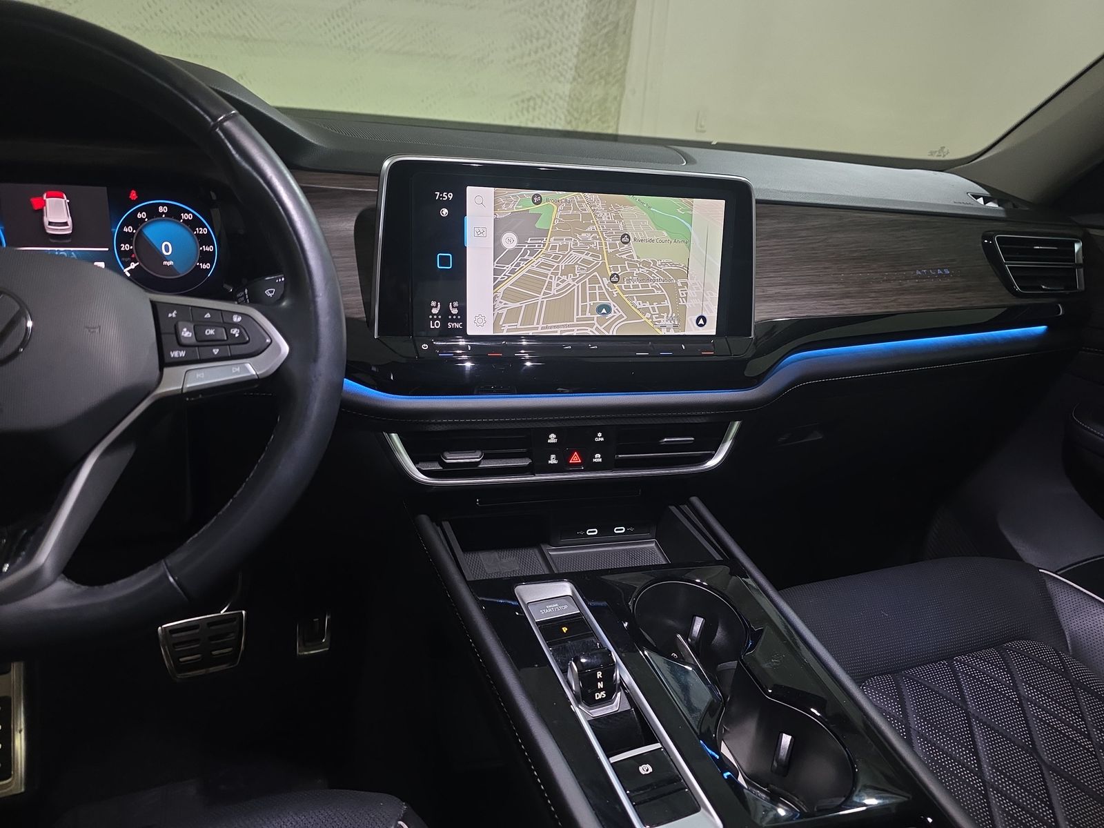 2024 Volkswagen Atlas 2.0T SEL Premium R-Line AWD