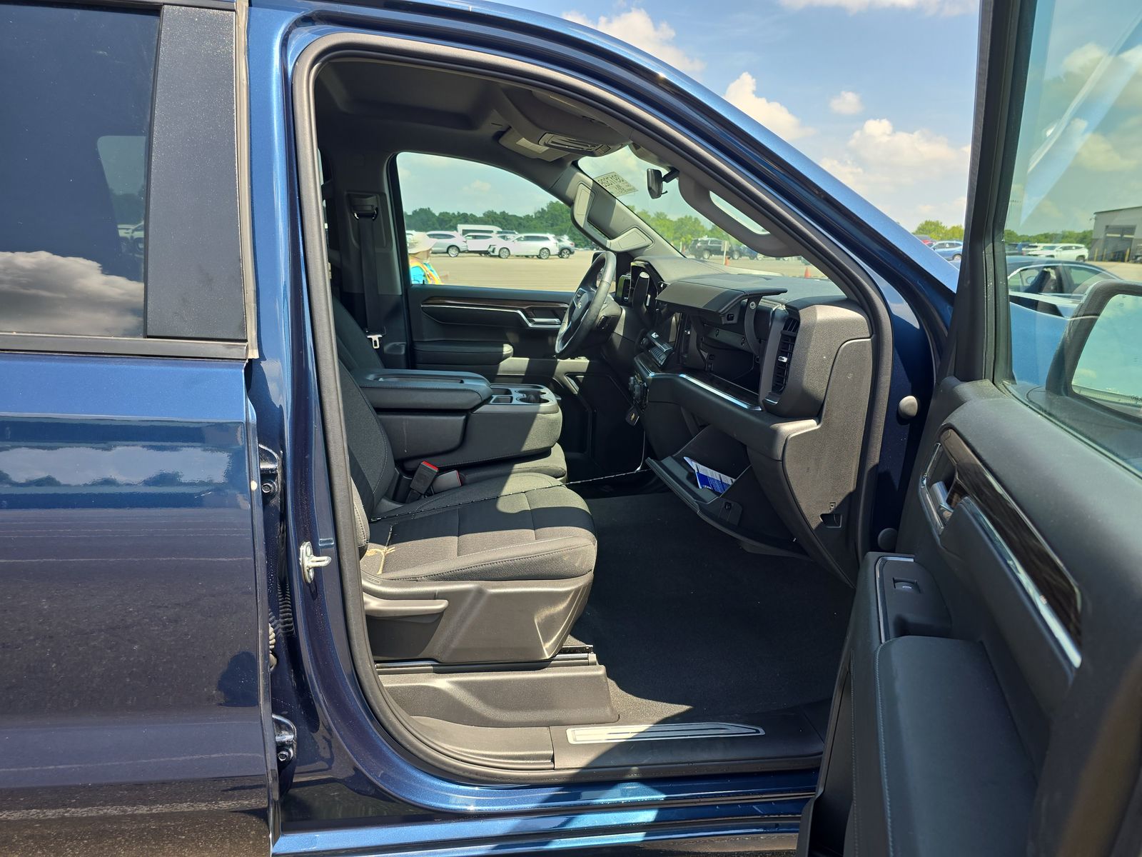 2023 Chevrolet Silverado 1500 LT AWD