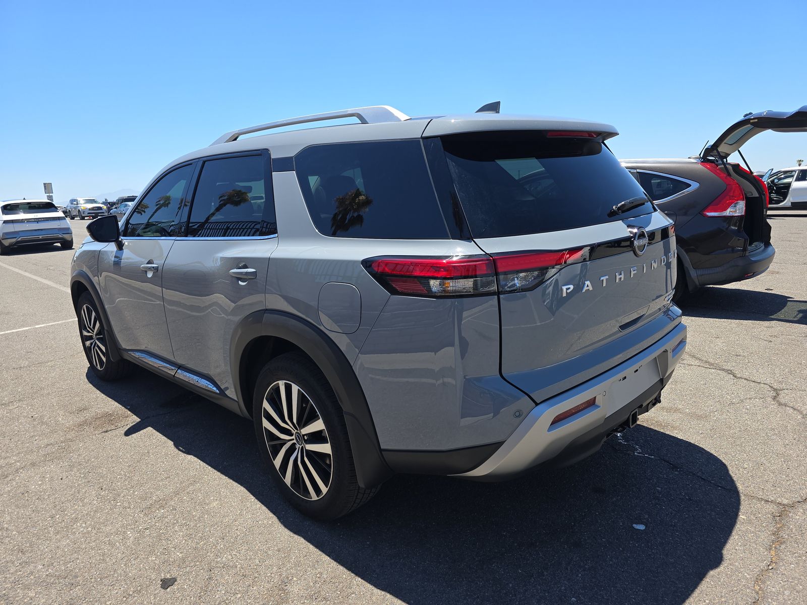 2025 Nissan Pathfinder Platinum AWD