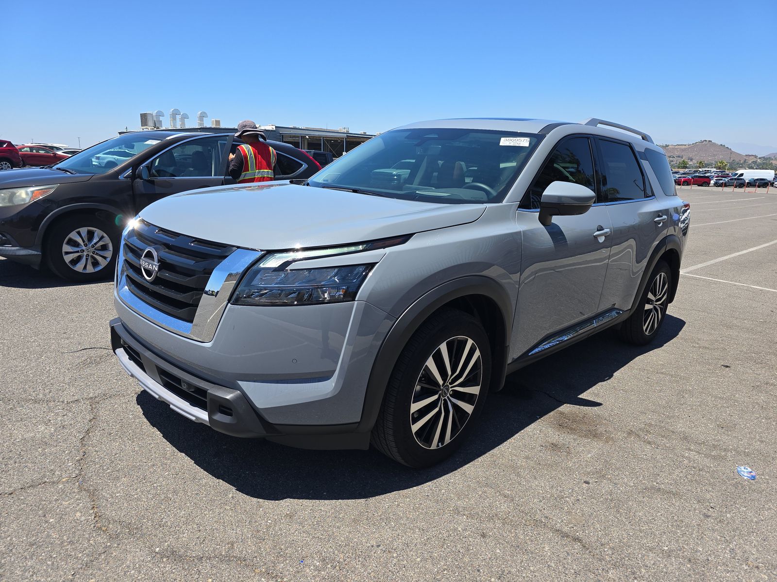 2025 Nissan Pathfinder Platinum AWD