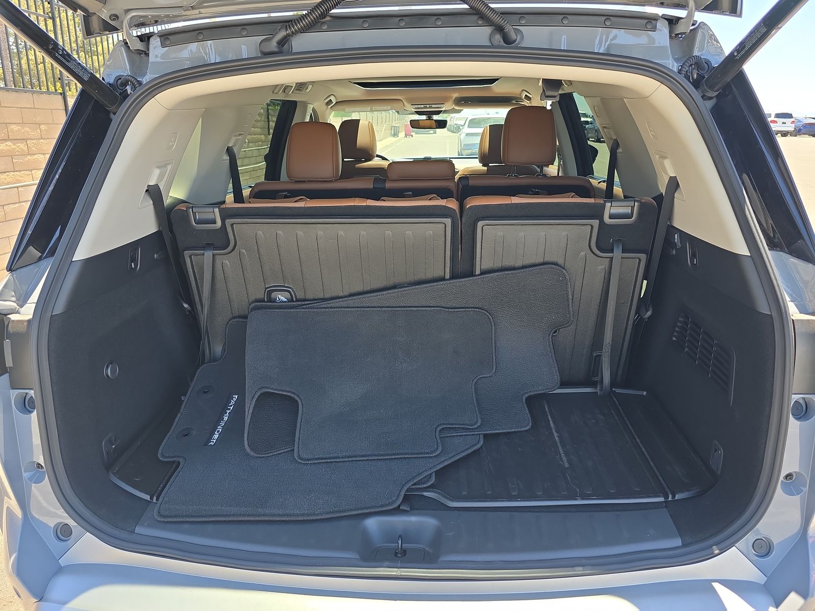 2025 Nissan Pathfinder Platinum AWD