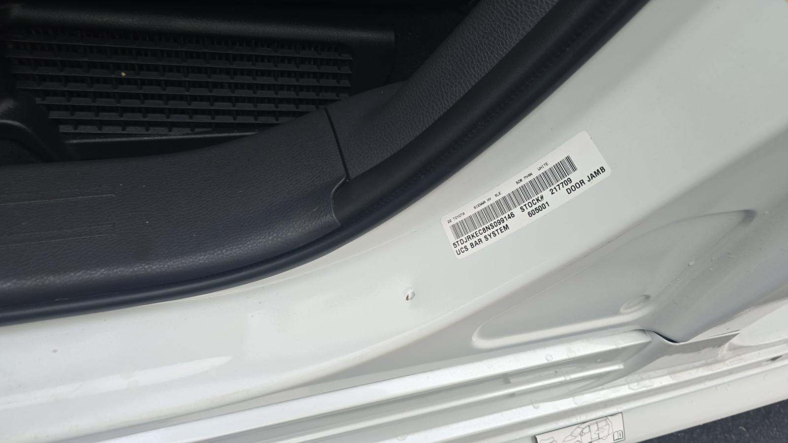 2022 Toyota Sienna XLE FWD