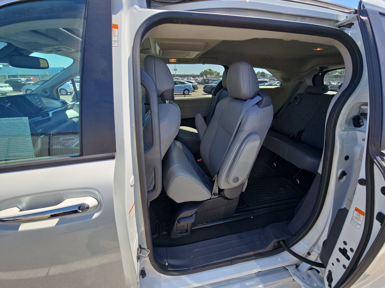 2022 Toyota Sienna XLE FWD