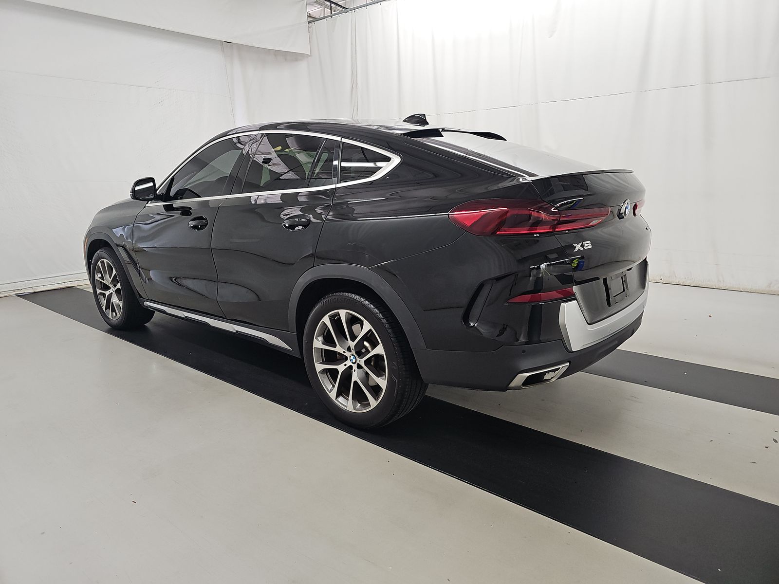 2022 BMW X6 xDrive40i AWD