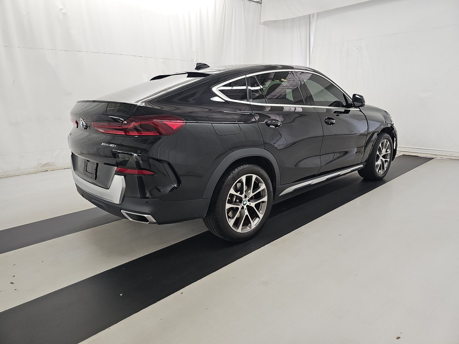 2022 BMW X6 xDrive40i AWD
