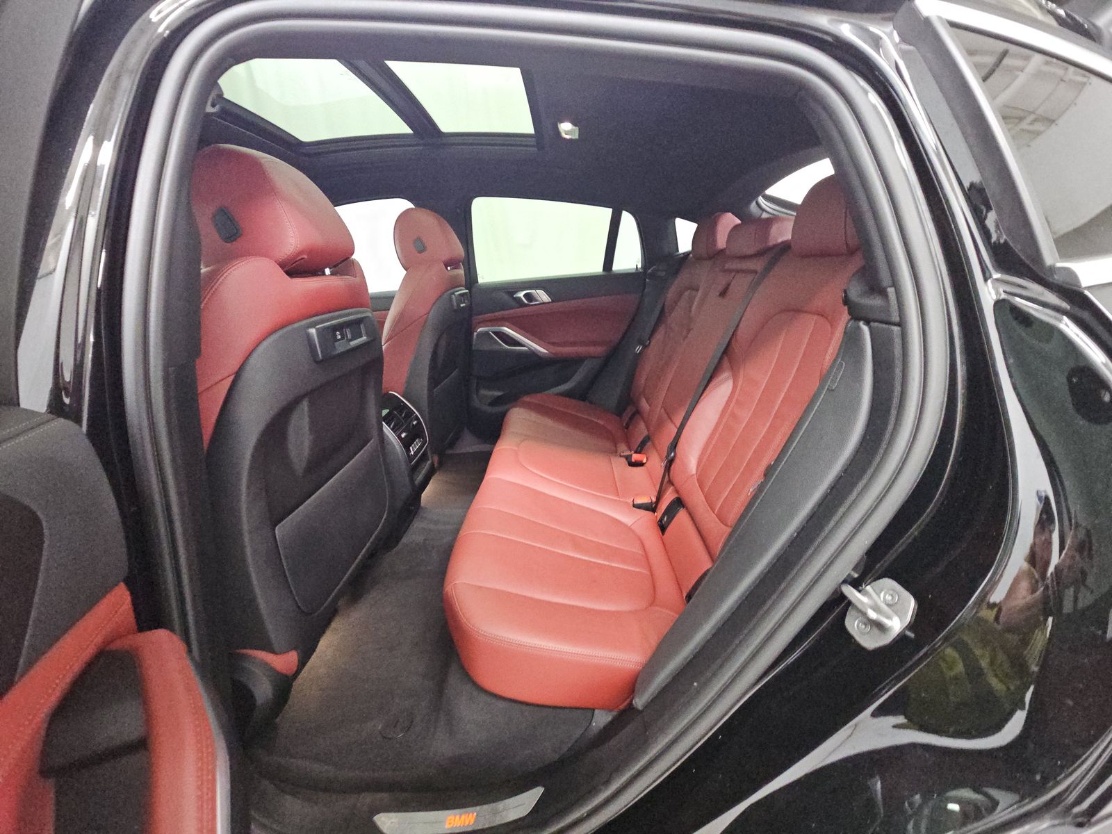 2022 BMW X6 xDrive40i AWD