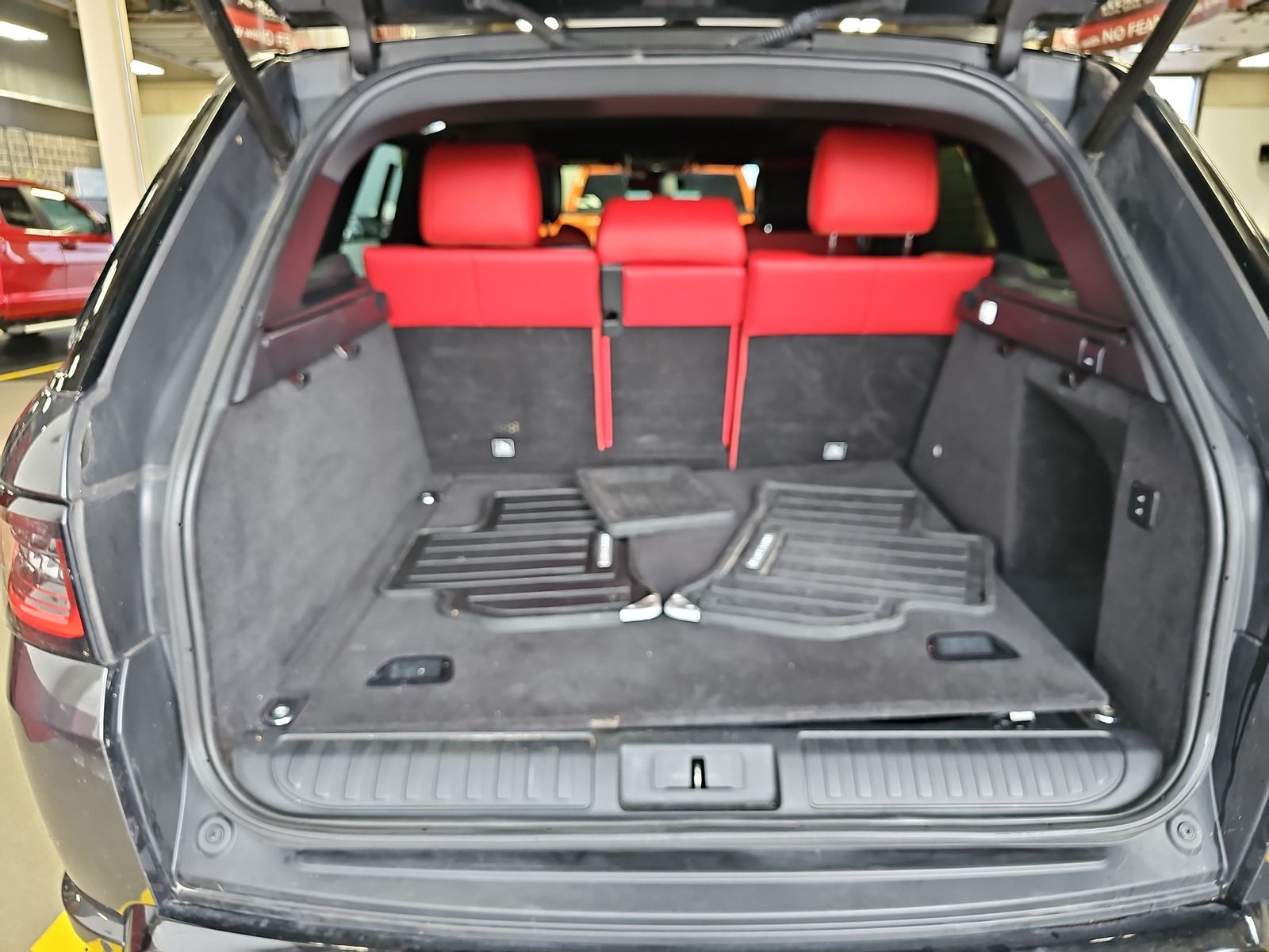 2022 Land Rover Range Rover Sport HST AWD