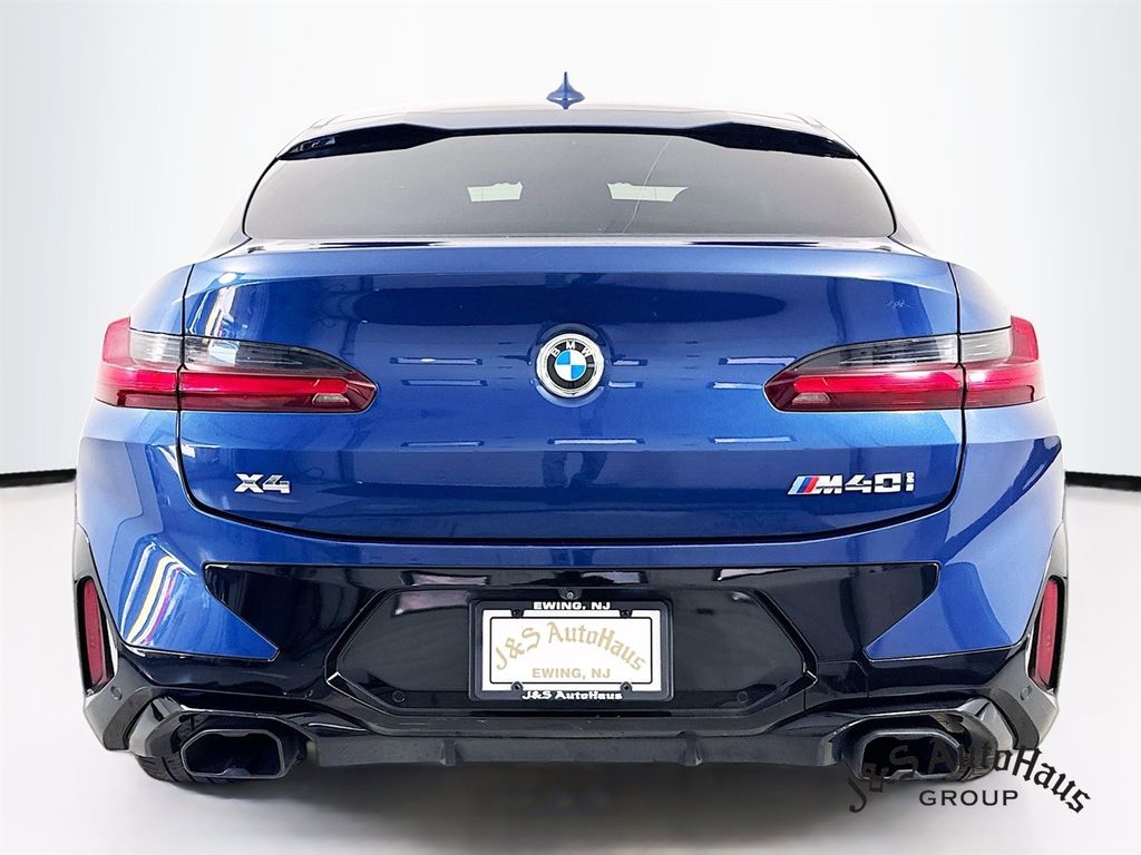 2022 BMW X4 M40i AWD