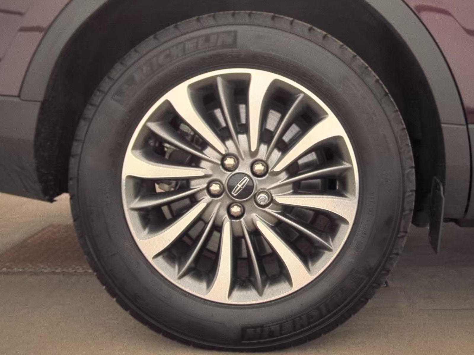 2022 Lincoln Nautilus Standard AWD
