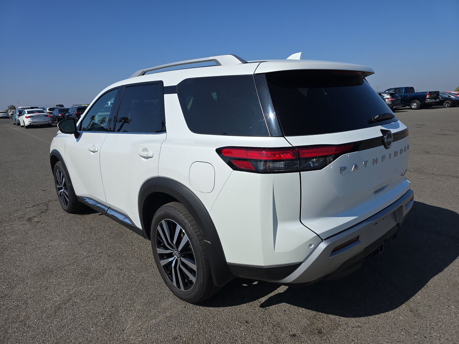 2025 Nissan Pathfinder Platinum AWD