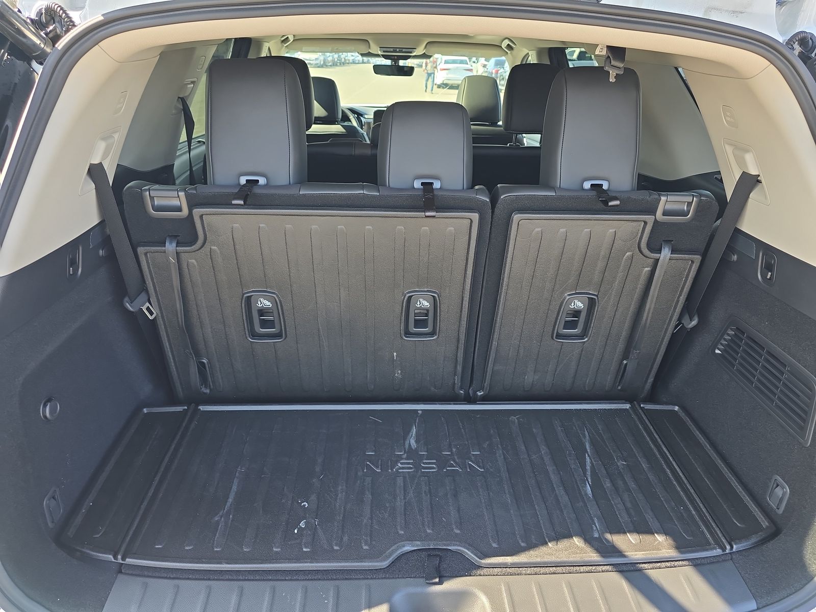 2025 Nissan Pathfinder Platinum AWD