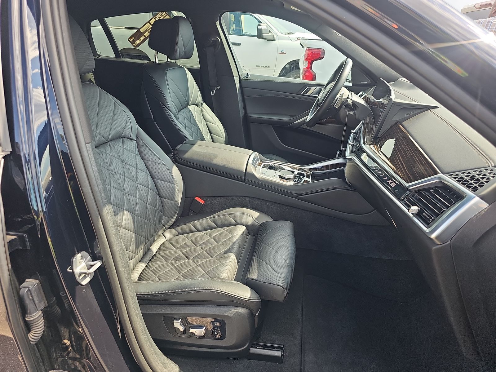 2025 BMW X6 xDrive40i AWD