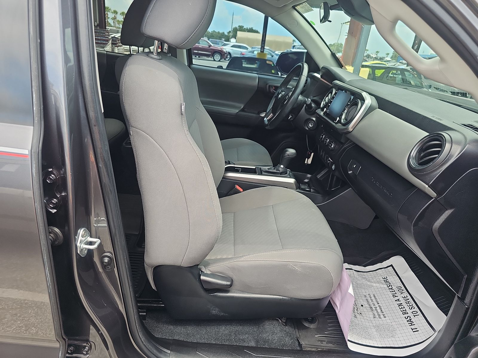 2022 Toyota Tacoma SR5 RWD