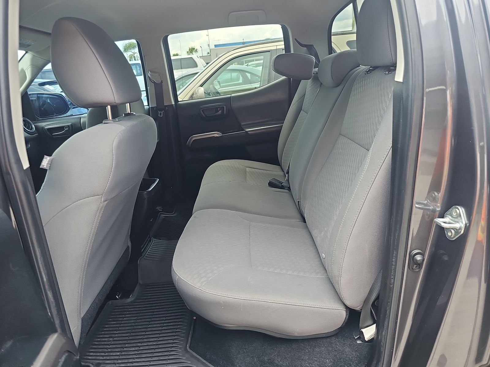 2022 Toyota Tacoma SR5 RWD