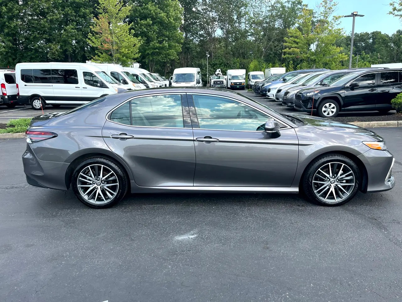 2023 Toyota Camry Hybrid XLE FWD