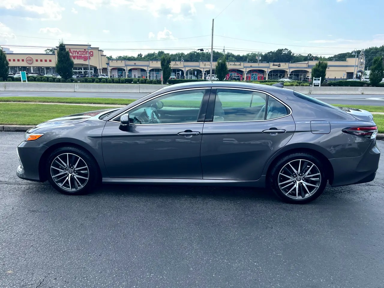 2023 Toyota Camry Hybrid XLE FWD