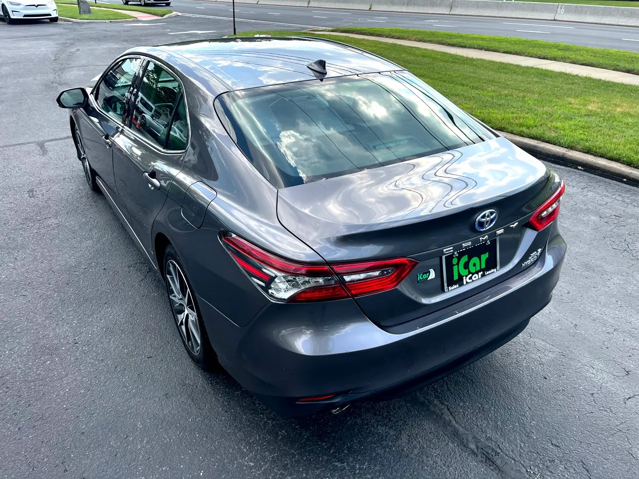 2023 Toyota Camry Hybrid XLE FWD