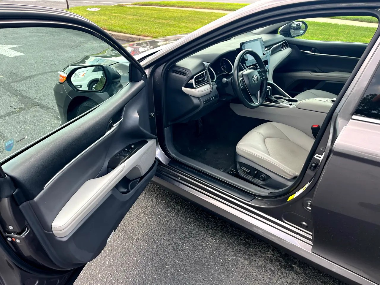 2023 Toyota Camry Hybrid XLE FWD