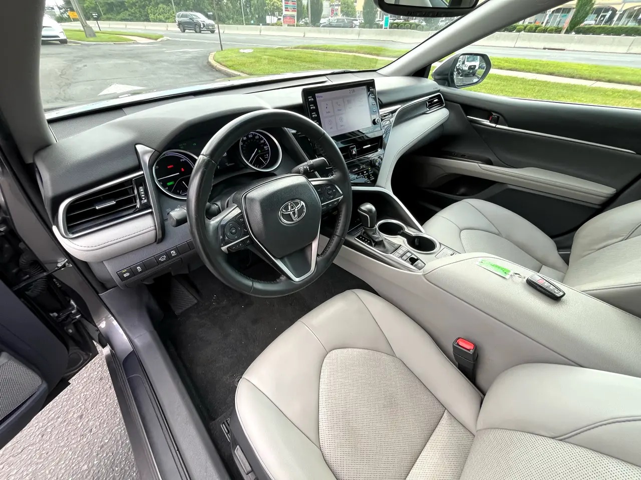 2023 Toyota Camry Hybrid XLE FWD