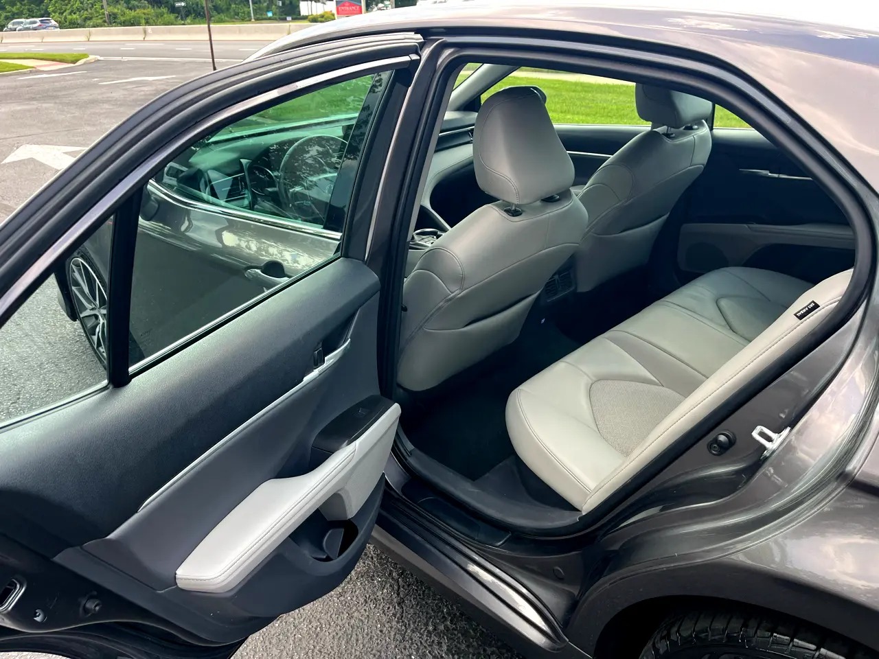 2023 Toyota Camry Hybrid XLE FWD