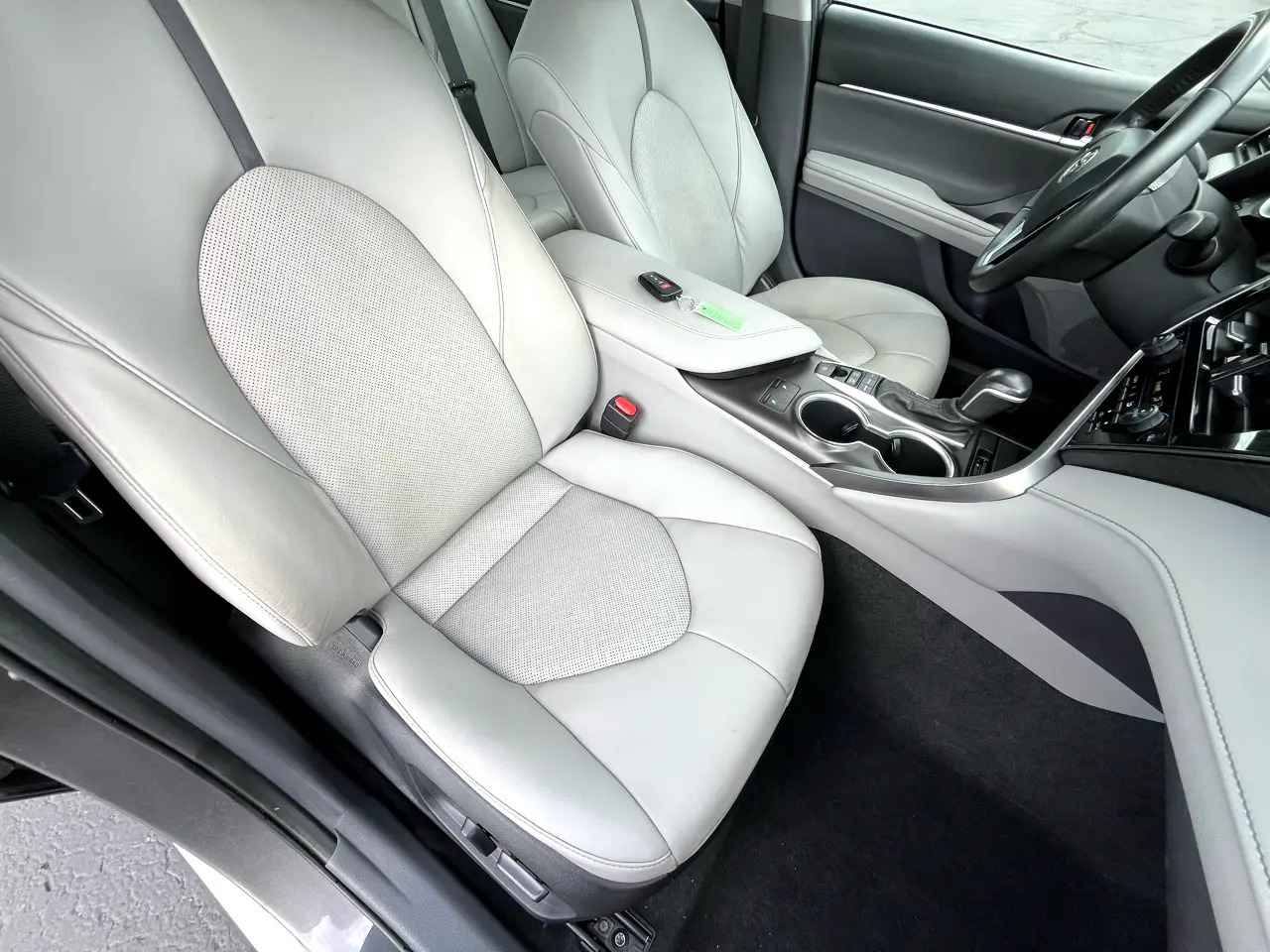 2023 Toyota Camry Hybrid XLE FWD