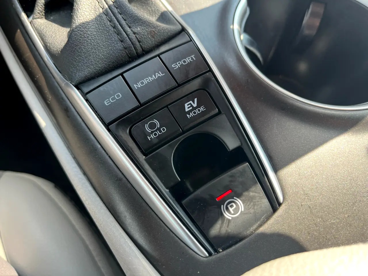 2023 Toyota Camry Hybrid XLE FWD