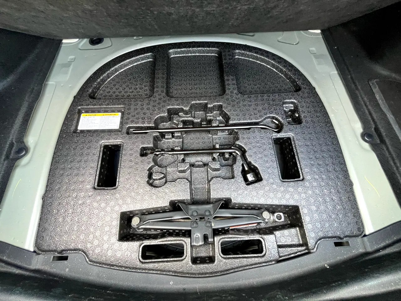 2023 Toyota Camry Hybrid XLE FWD