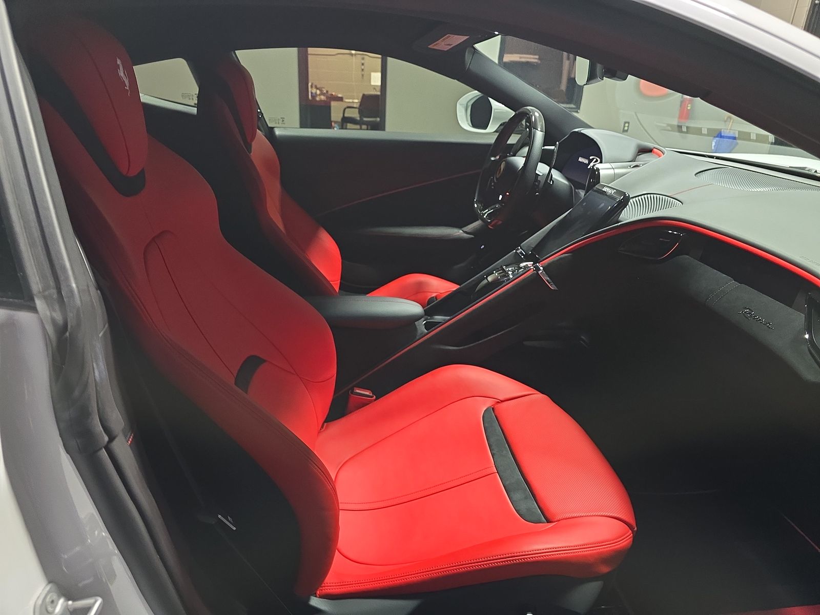 2023 Ferrari Roma Base RWD