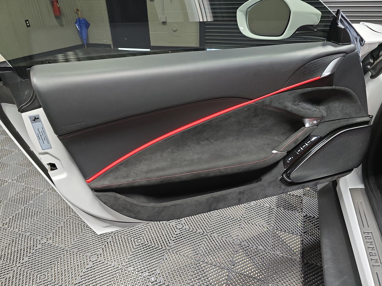 2023 Ferrari Roma Base RWD