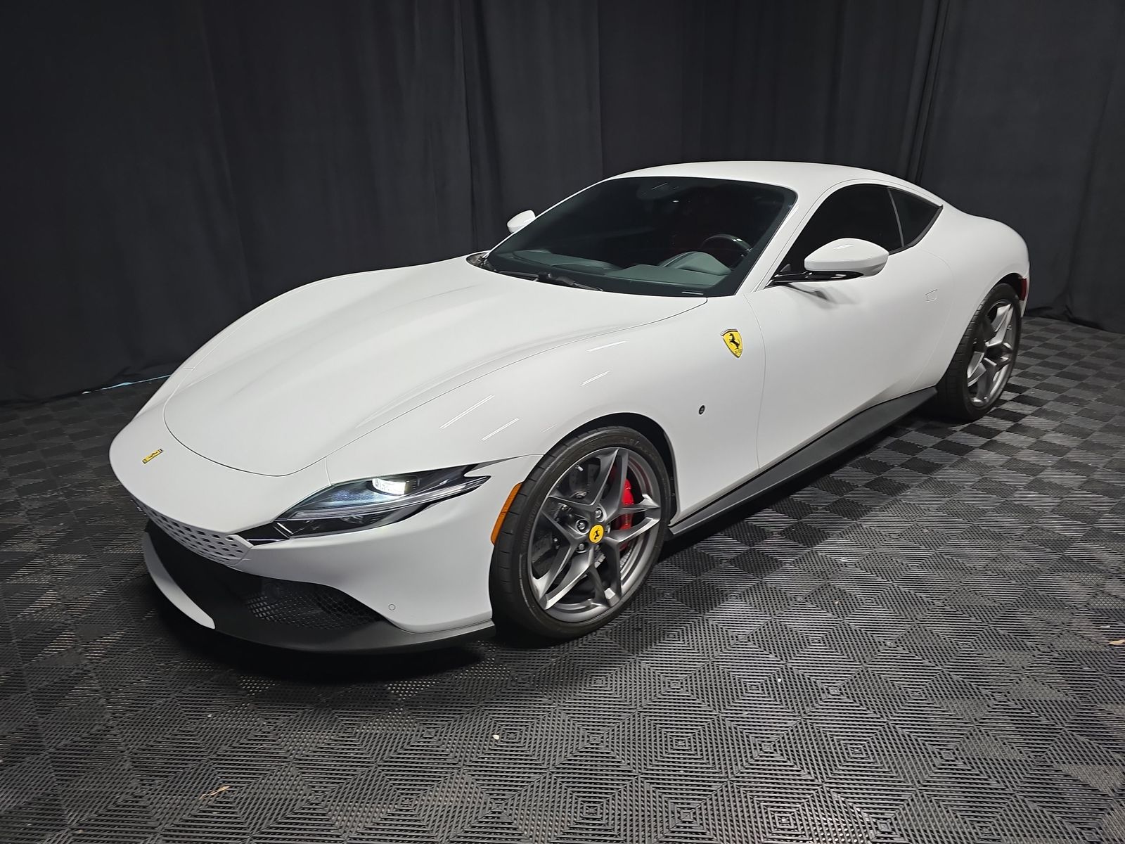 2023 Ferrari Roma Base RWD