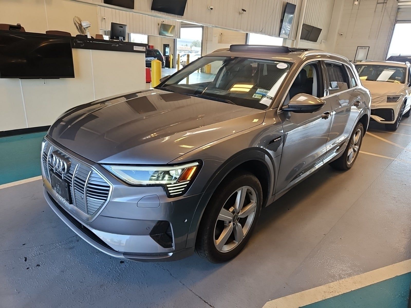 2019 Audi e-tron Prestige AWD