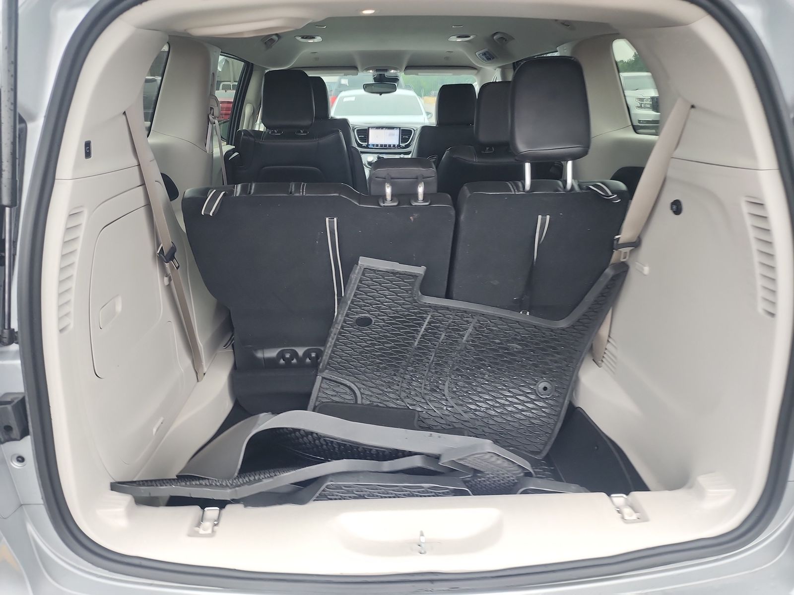 2024 Chrysler Pacifica Hybrid Select FWD