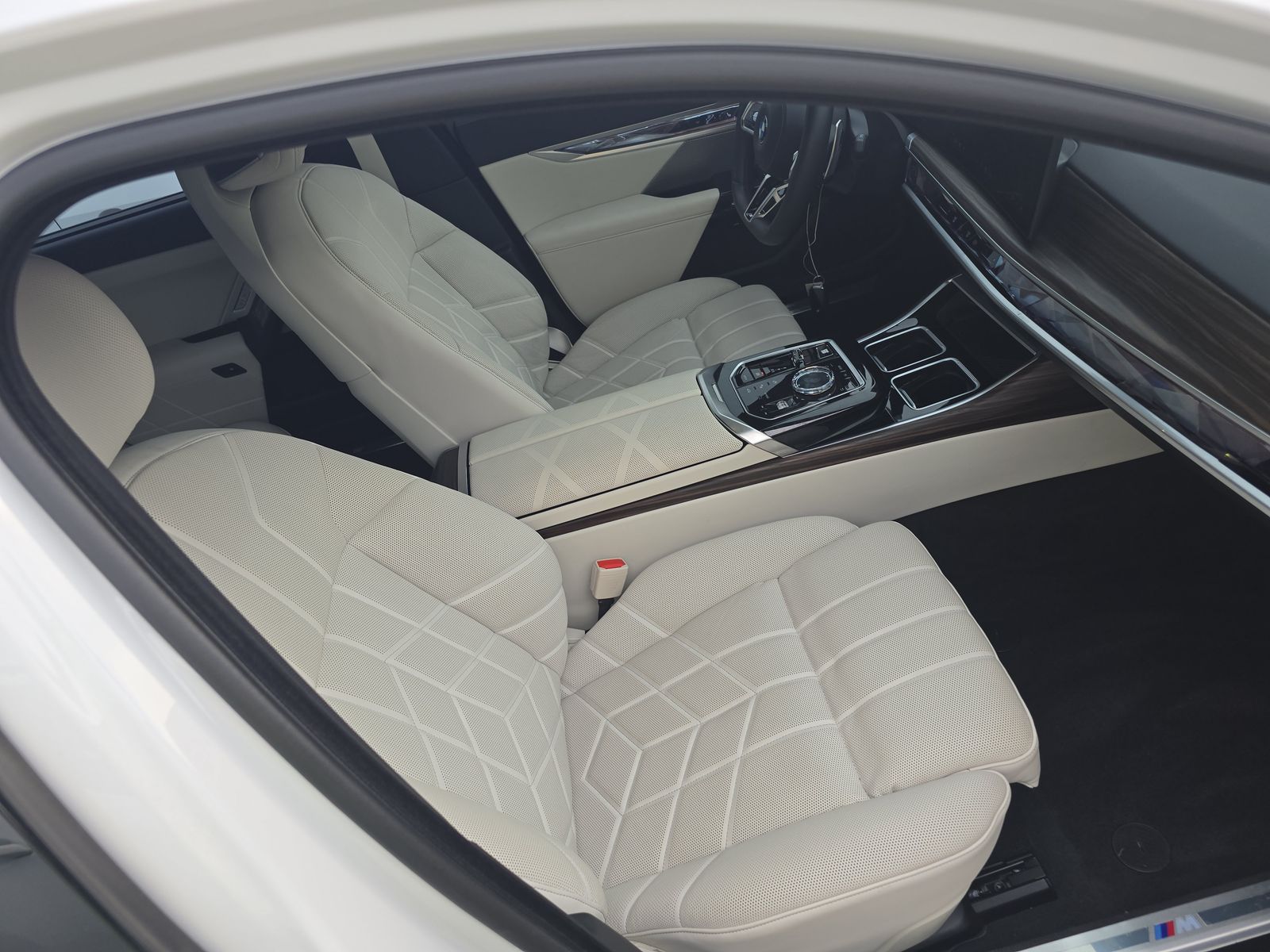 2024 BMW 7 Series 760i xDrive AWD