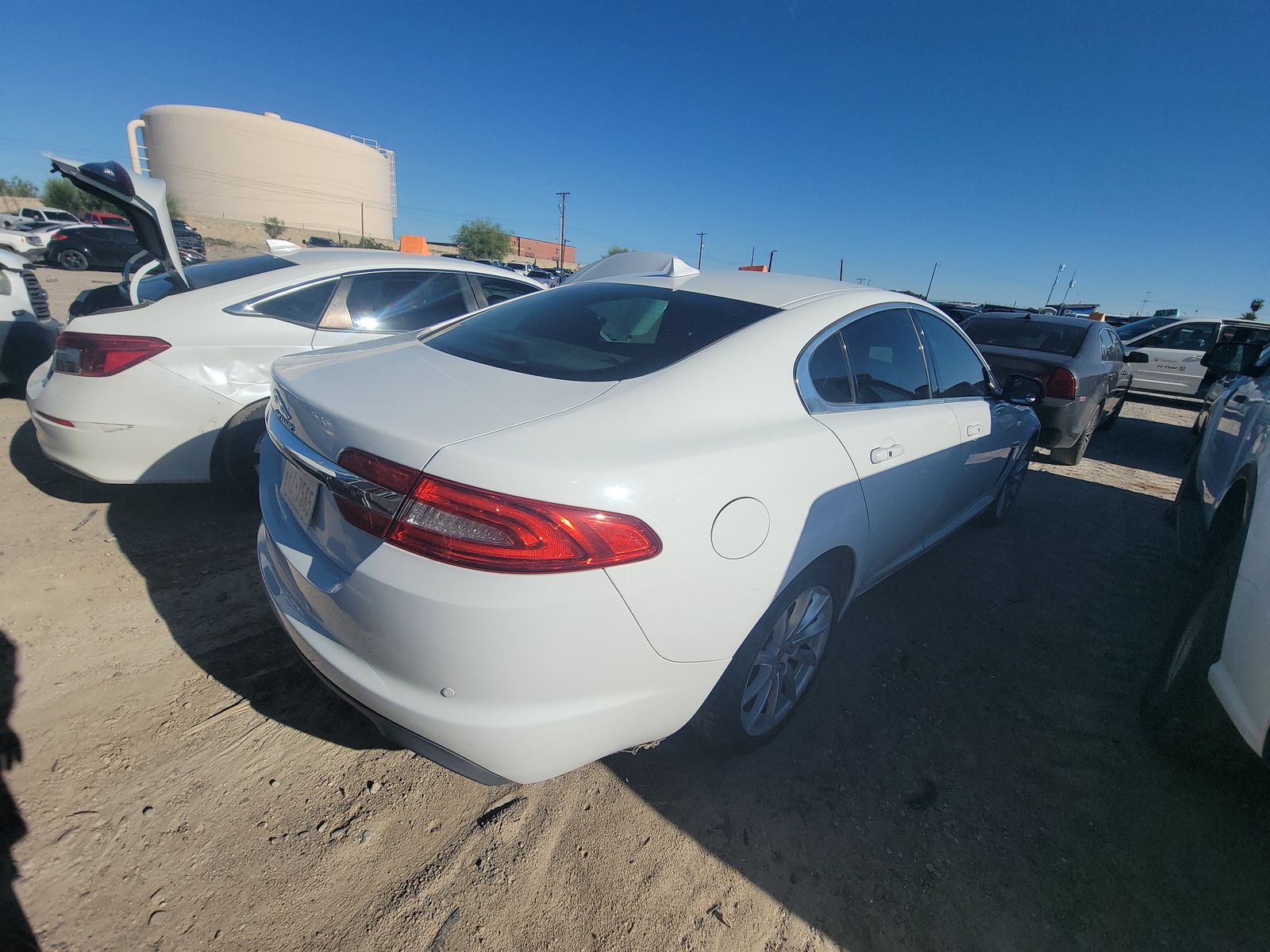 2014 Jaguar XF 2.0T RWD