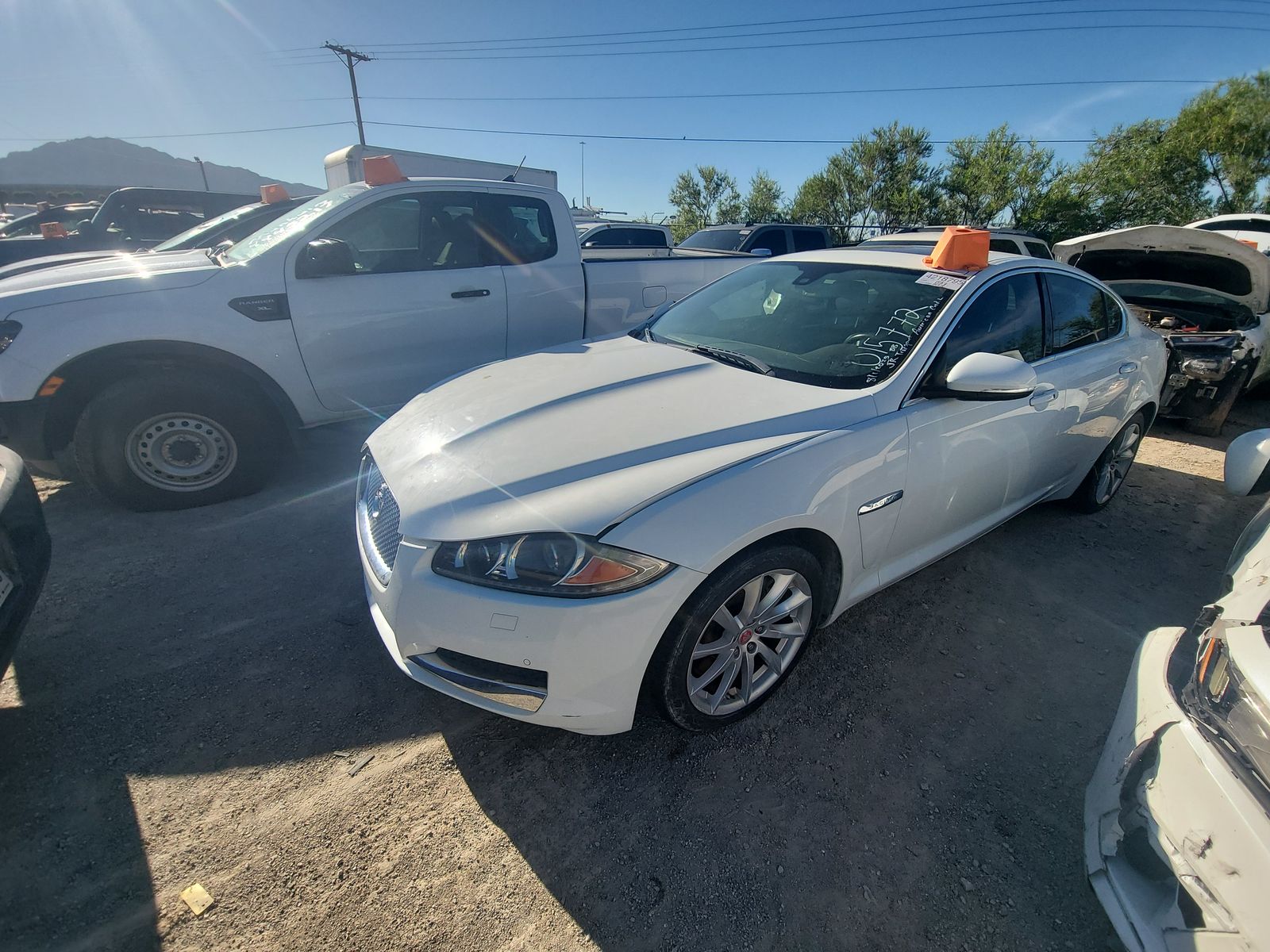 2014 Jaguar XF 2.0T RWD