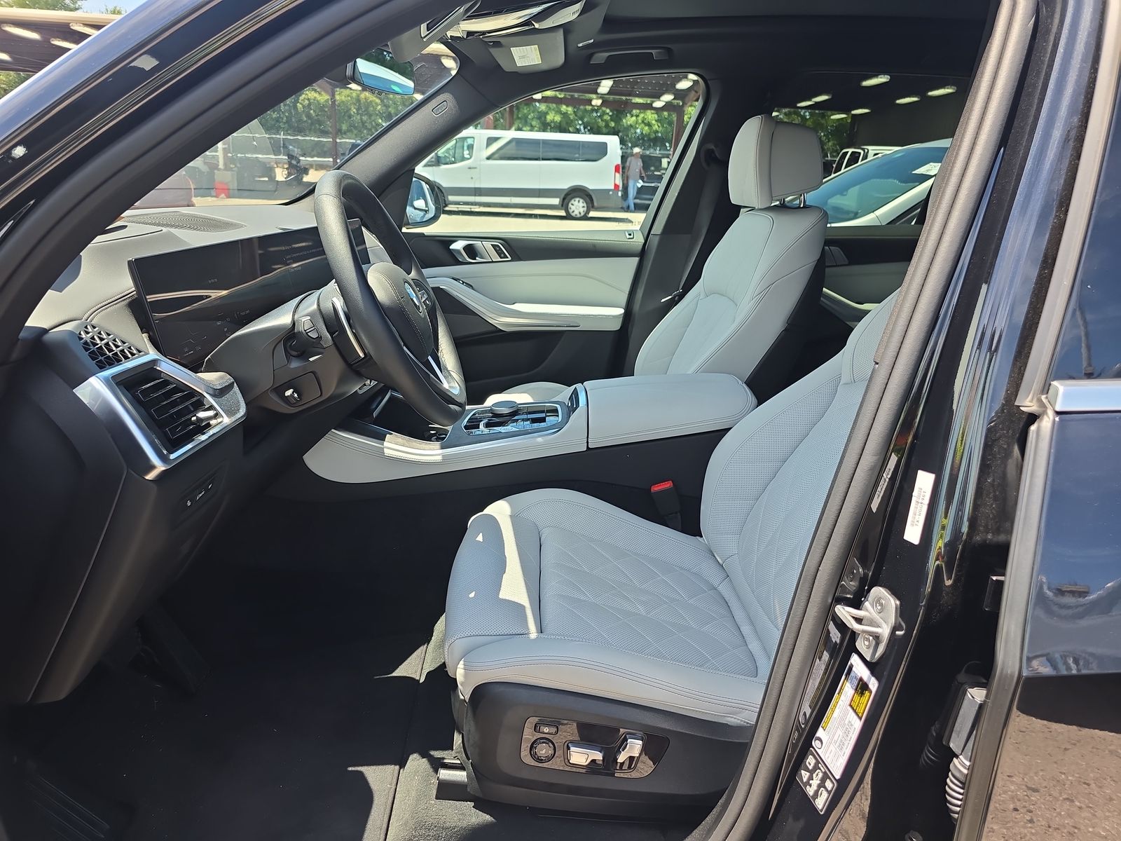 2025 BMW X5 xDrive40i AWD