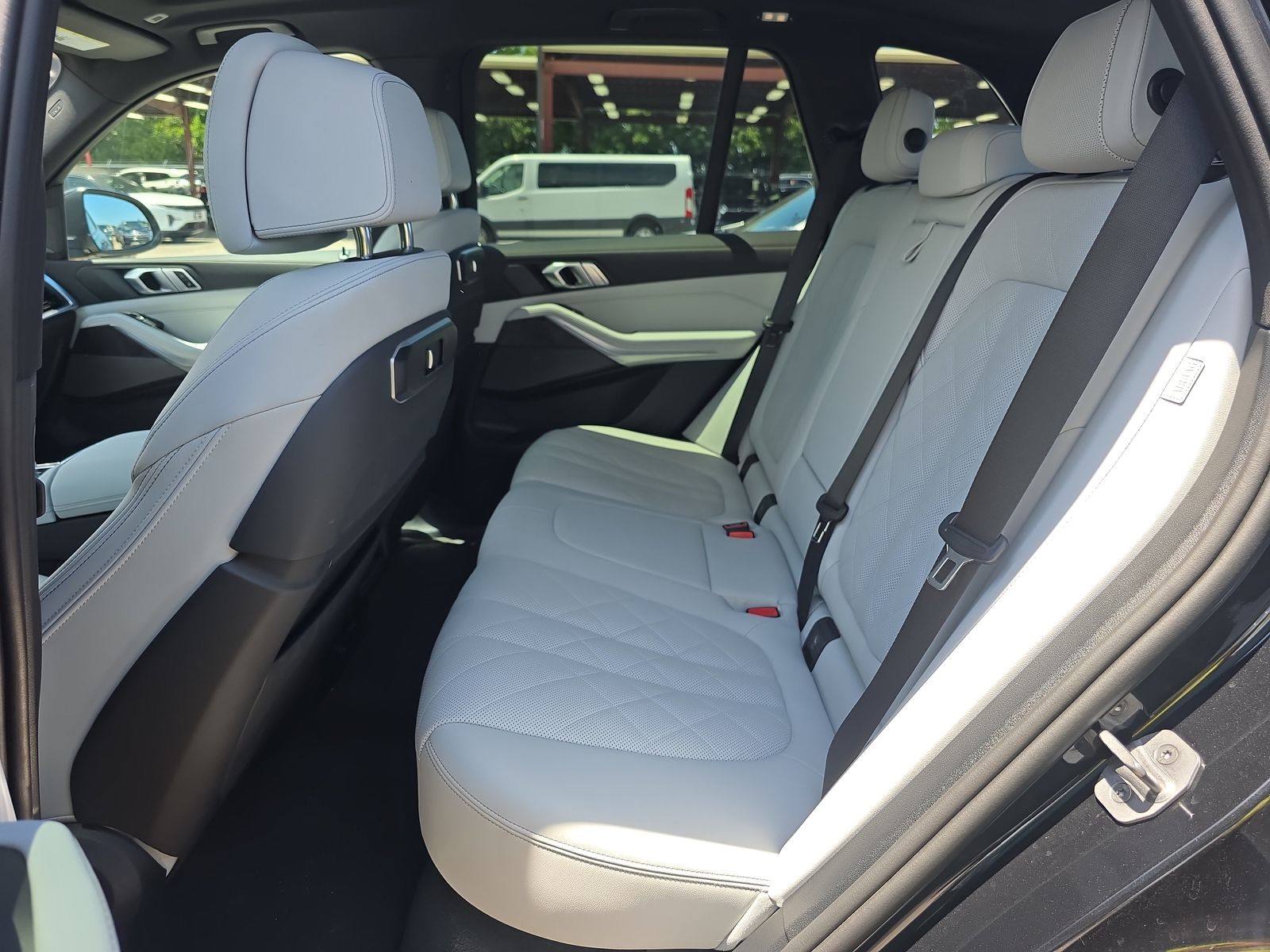 2025 BMW X5 xDrive40i AWD