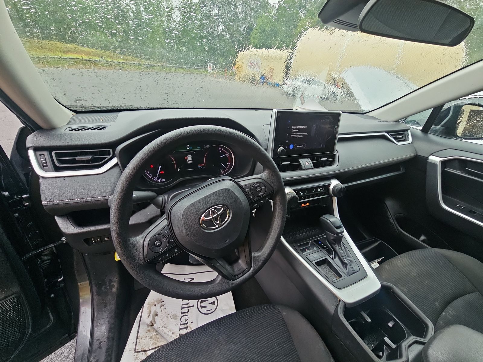 2023 Toyota RAV4 LE FWD