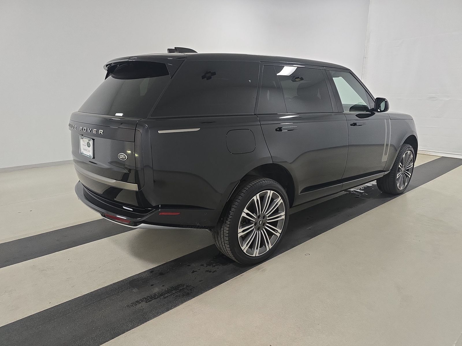 2023 Land Rover Range Rover SE LWB AWD