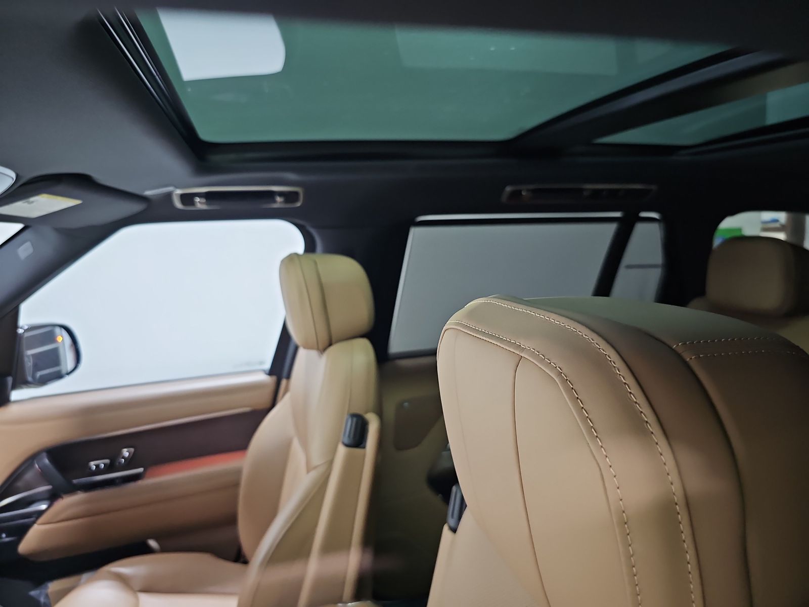 2023 Land Rover Range Rover SE LWB AWD