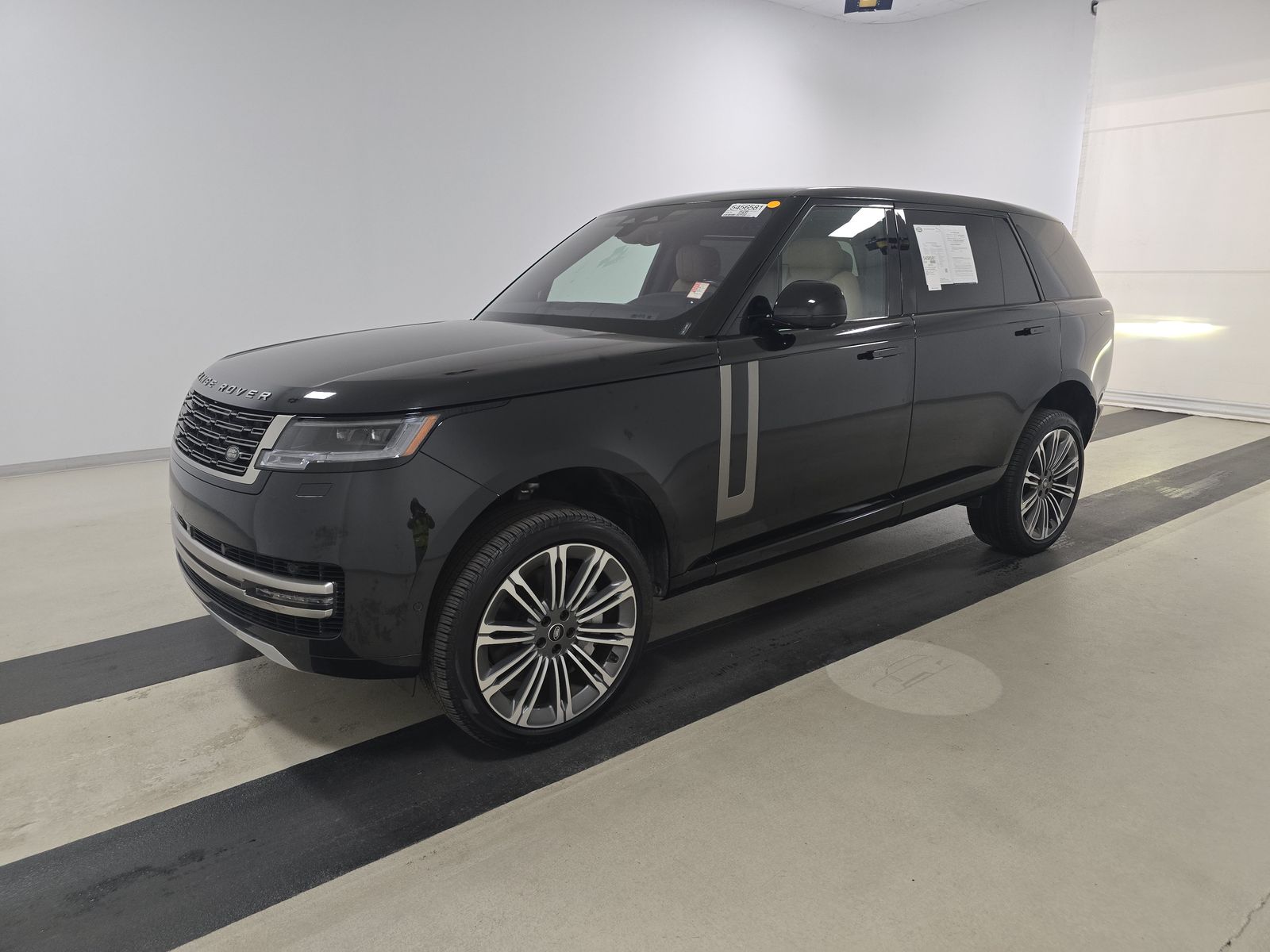 2023 Land Rover Range Rover SE LWB AWD
