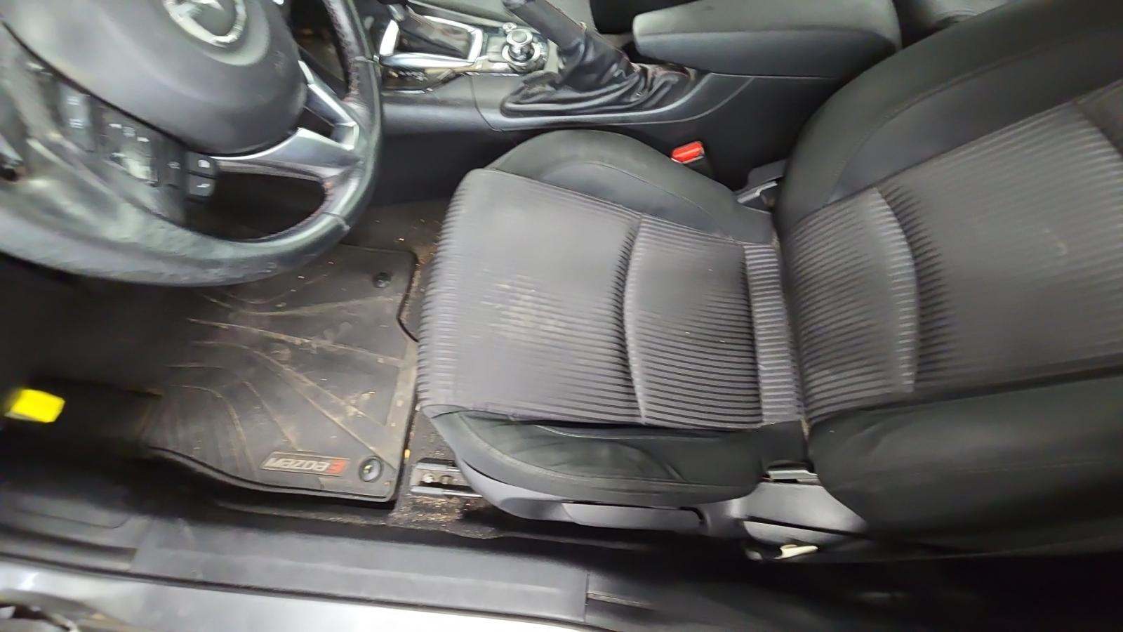 2015 MAZDA MAZDA3 i Touring FWD