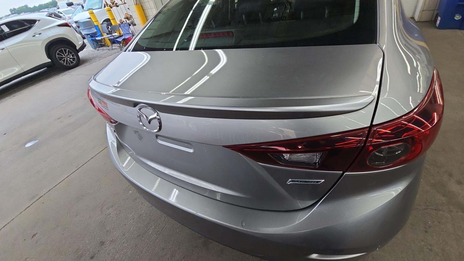 2015 MAZDA MAZDA3 i Touring FWD