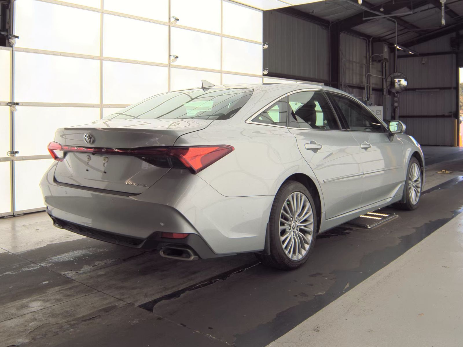2022 Toyota Avalon Limited FWD