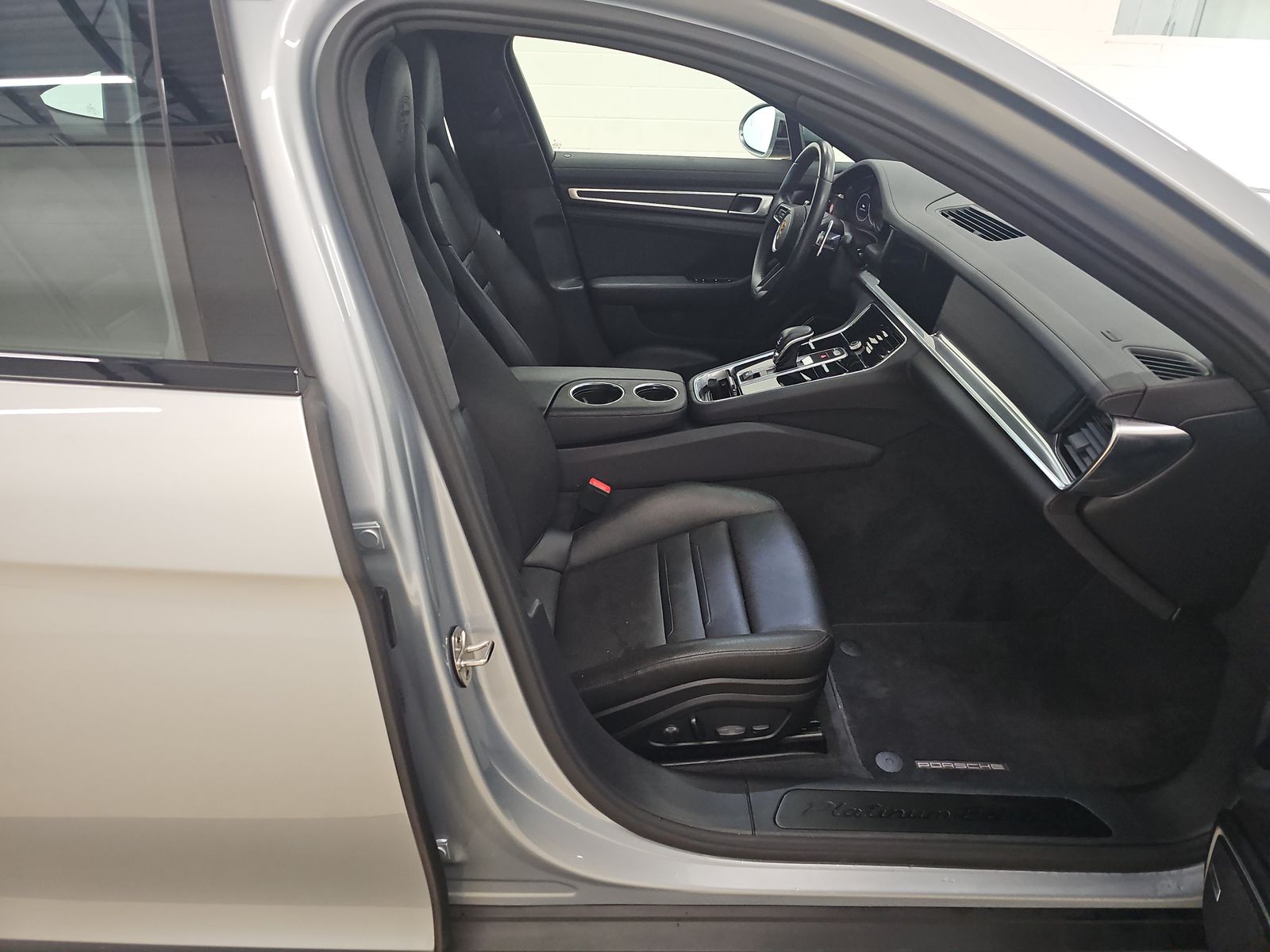 2022 Porsche Panamera 4 Platinum Edition AWD