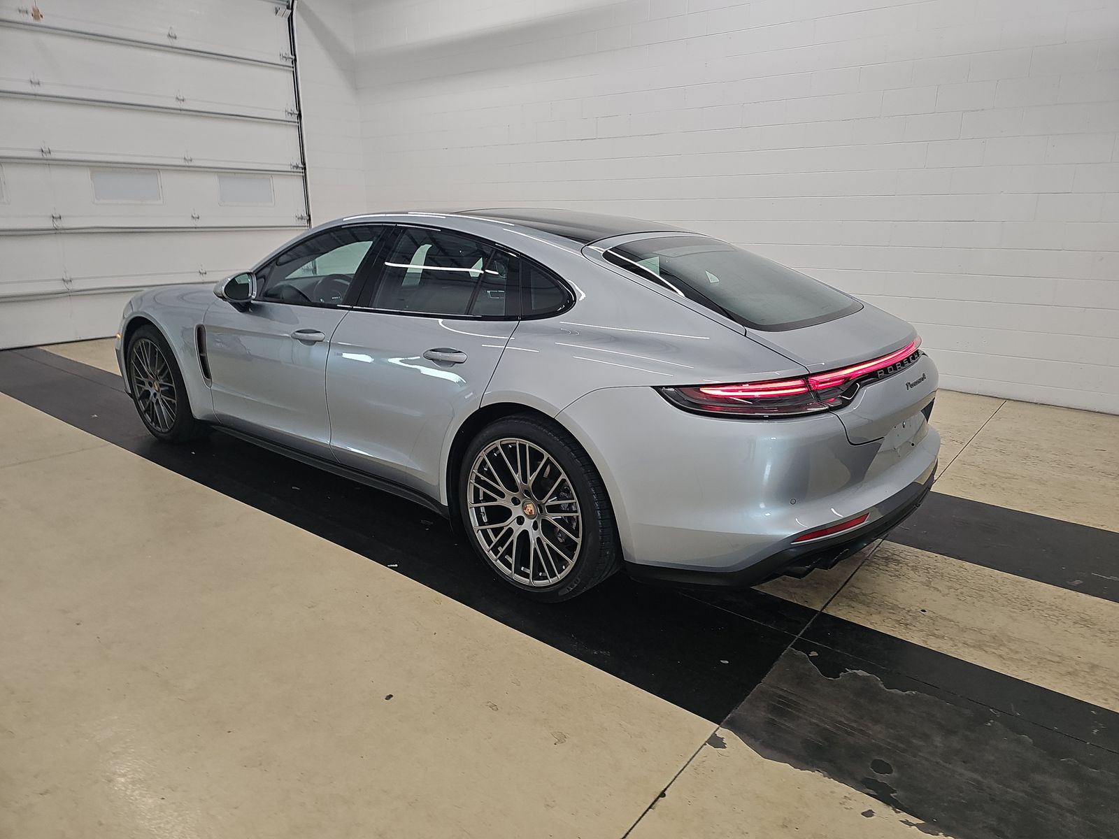 2022 Porsche Panamera 4 Platinum Edition AWD