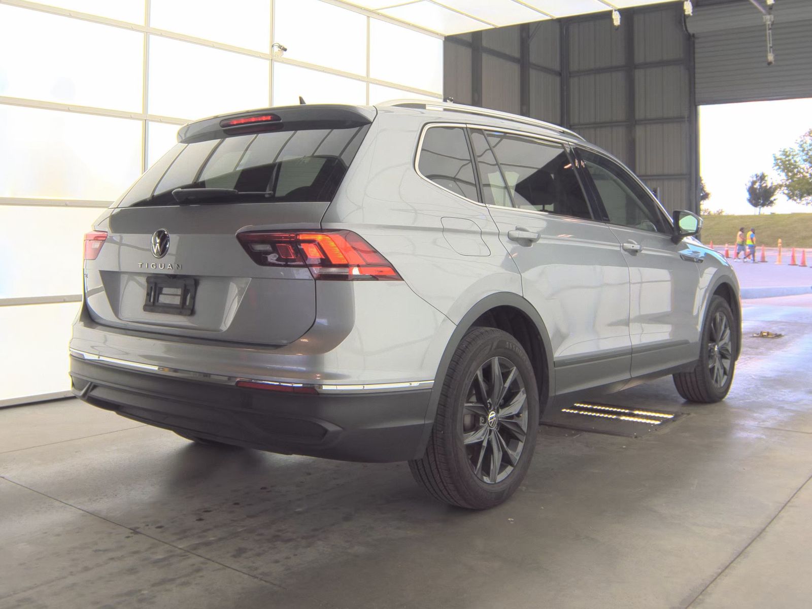 2024 Volkswagen Tiguan 2.0T SE FWD