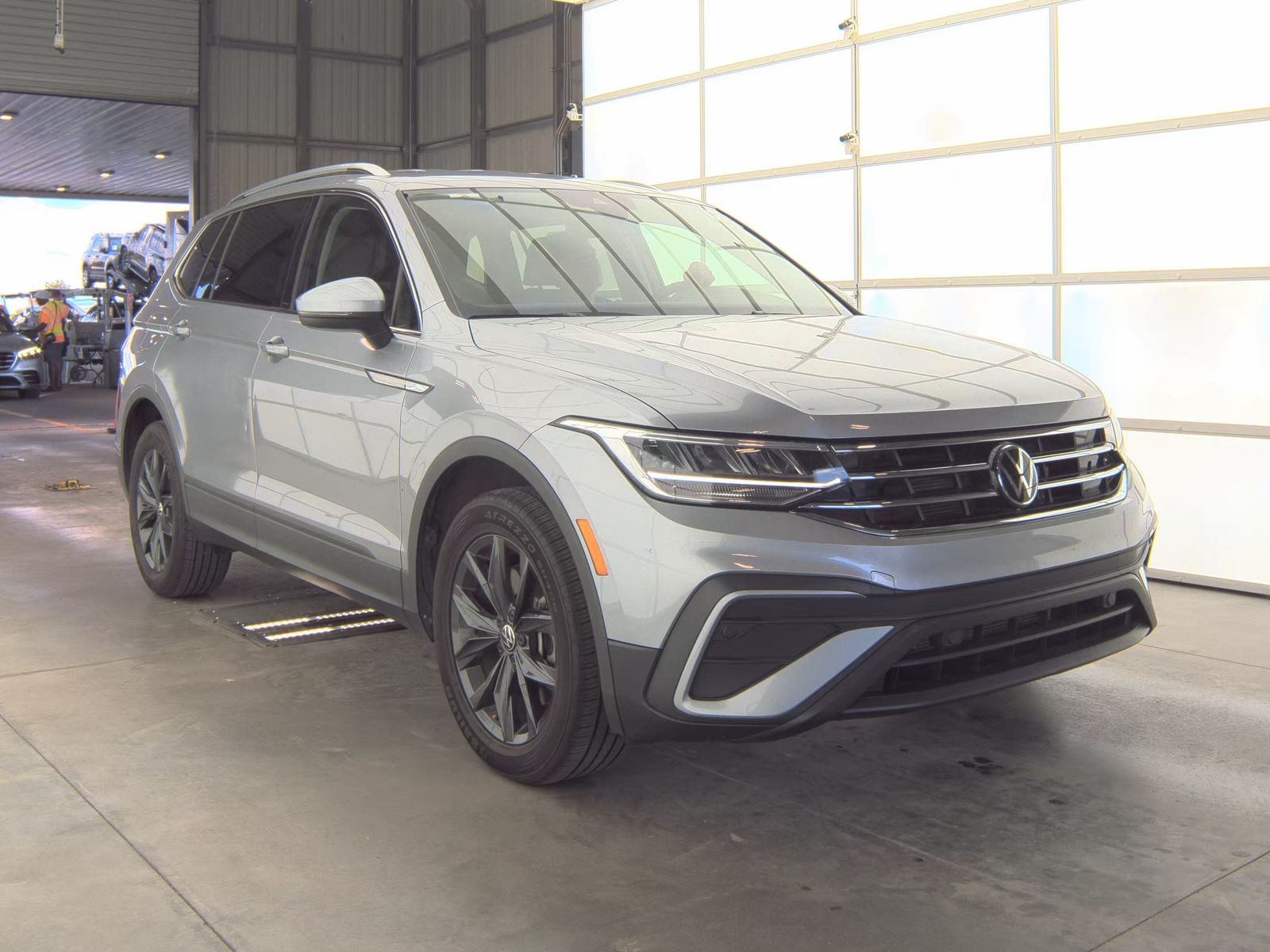 2024 Volkswagen Tiguan 2.0T SE FWD
