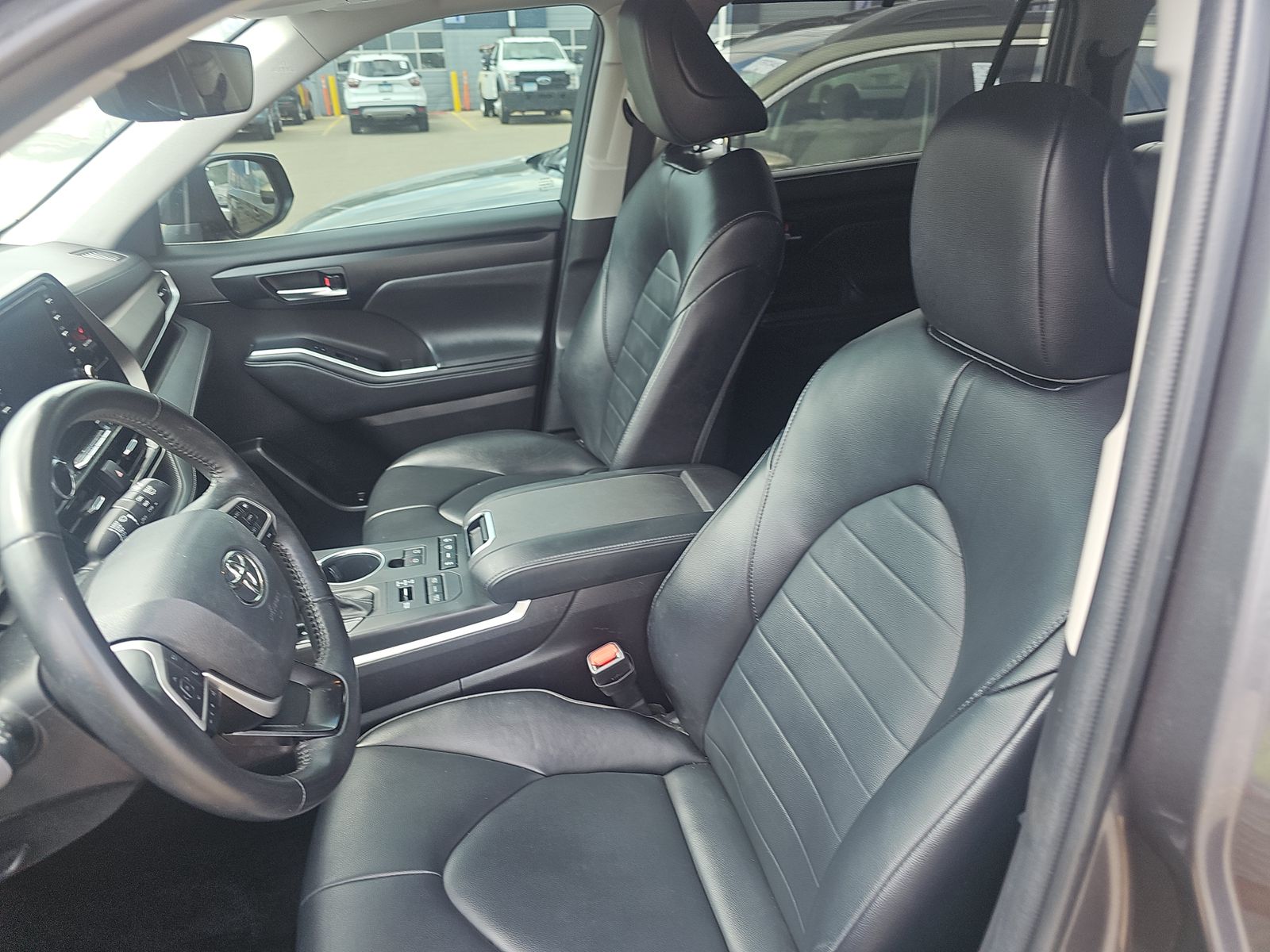 2022 Toyota Highlander XLE AWD